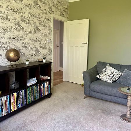 Lovely, Large Double Bedroom With Park View In Home Hazel Grove Eksteriør billede