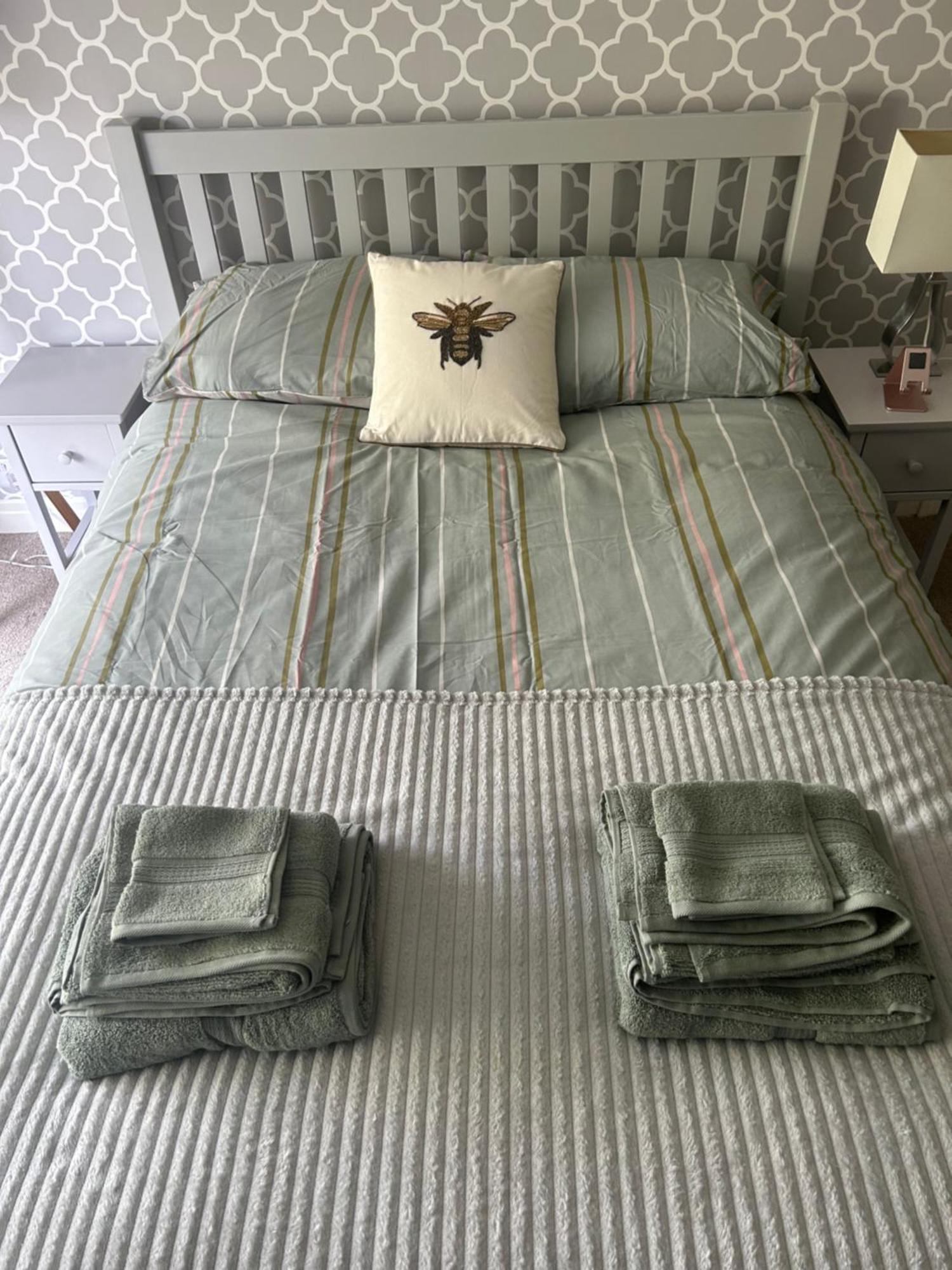 Lovely, Large Double Bedroom With Park View In Home Hazel Grove Eksteriør billede