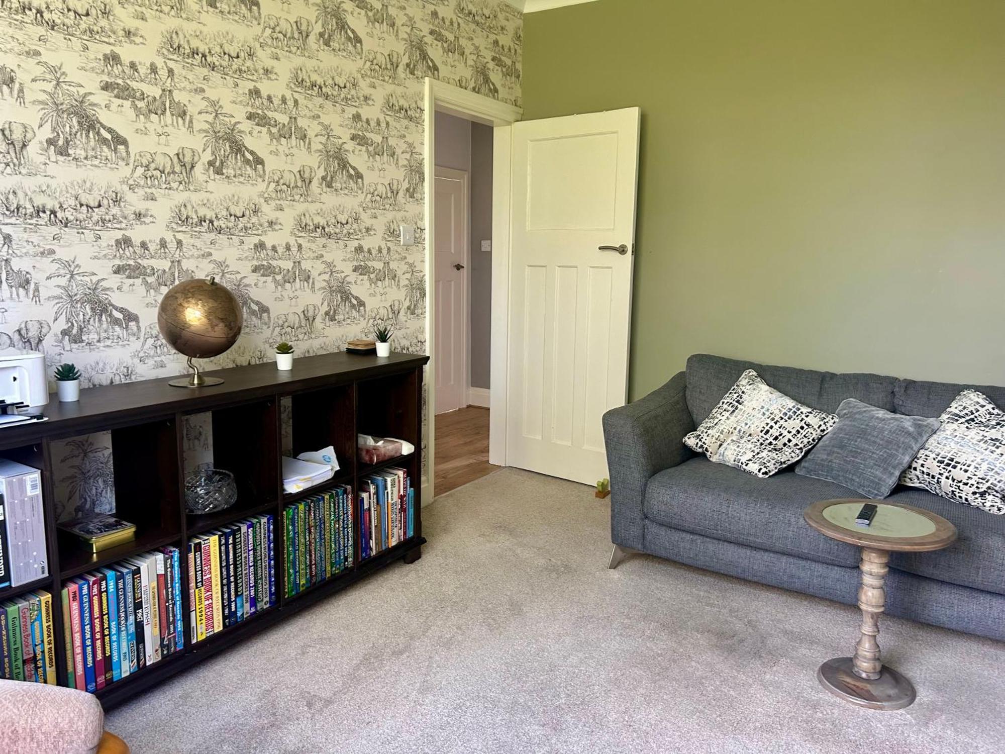 Lovely, Large Double Bedroom With Park View In Home Hazel Grove Eksteriør billede